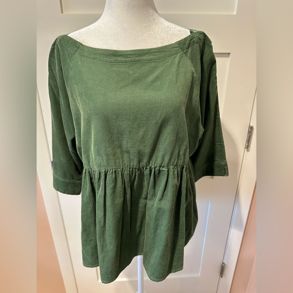 Maeve size XS green corduroy trapeze top with back buttons, 3/4 sleeves